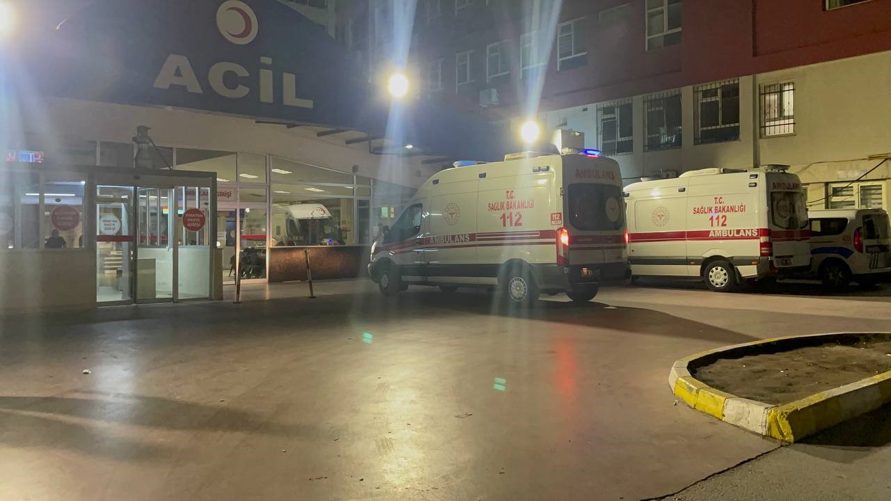 DARP EDİLEN KADIN ARAÇTAN YOLA ATILDI