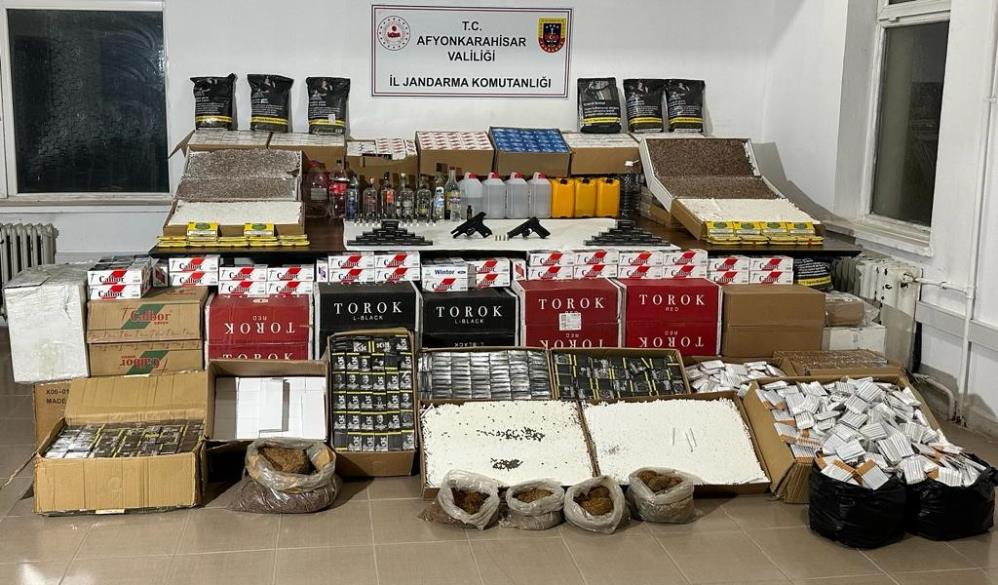 Jandarmadan Kaçak Alkol Ve Tütün Operasyonu