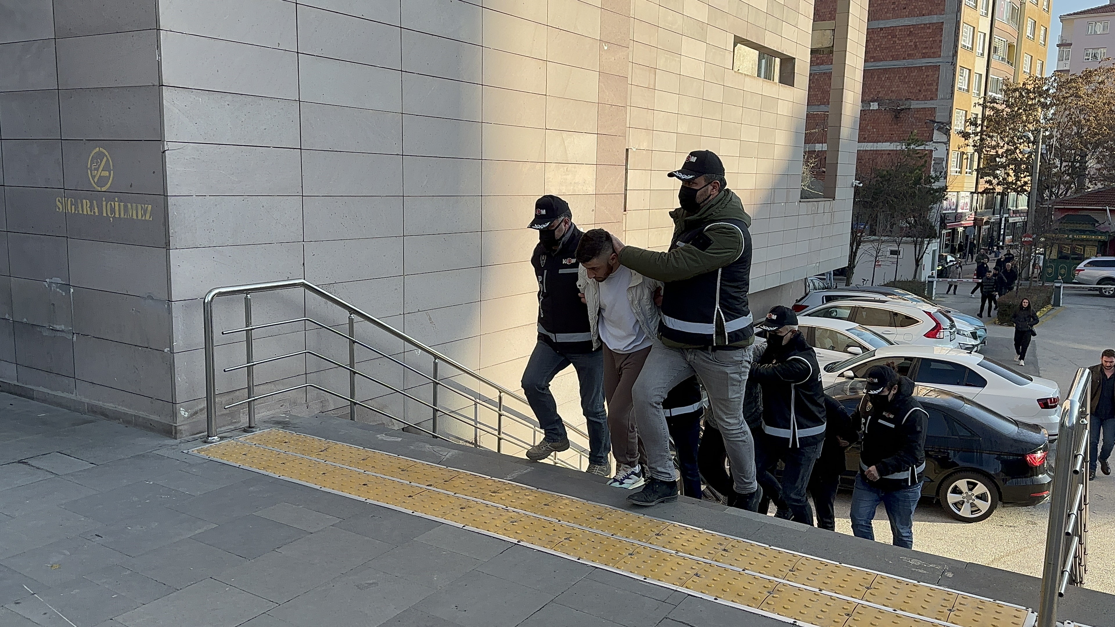 POLİSTEN SAHTE ALKOLE GEÇİT YOK