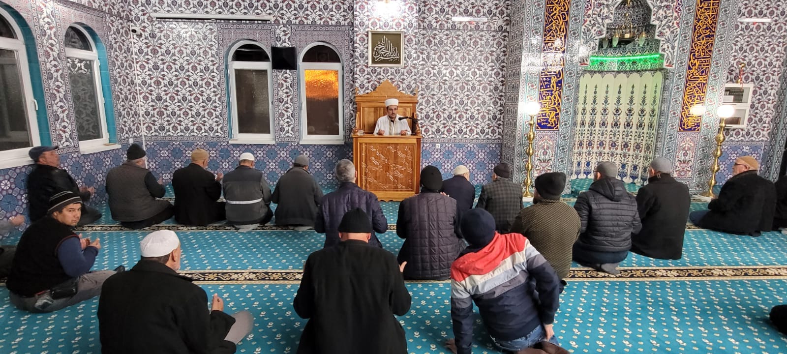 Mahalle sakinleri  müftü yardımcısı Küçük'ün sohbetinde bir araya geldi