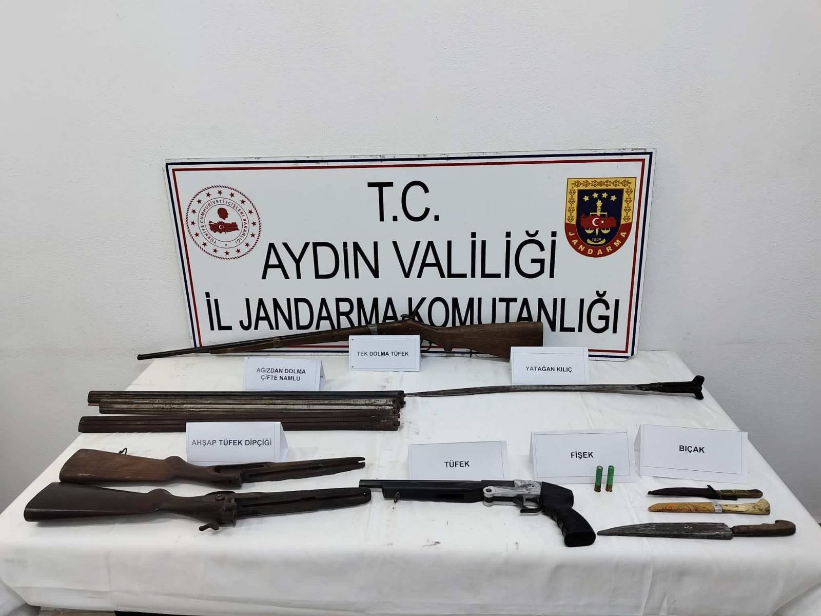 ŞAHSIN EVİNE BASKIN YAPILDI