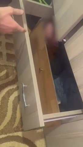 CEZAEVİ KORKUSUNDAN ÇEKMECEYE GİRDİ