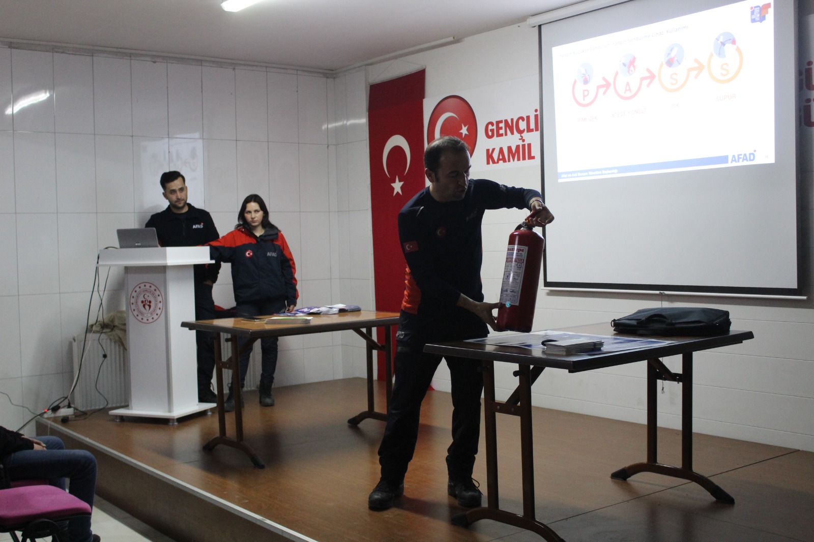 Afyonkarahisar'da Yurt Öğrencilerine Afad Eğitimleri