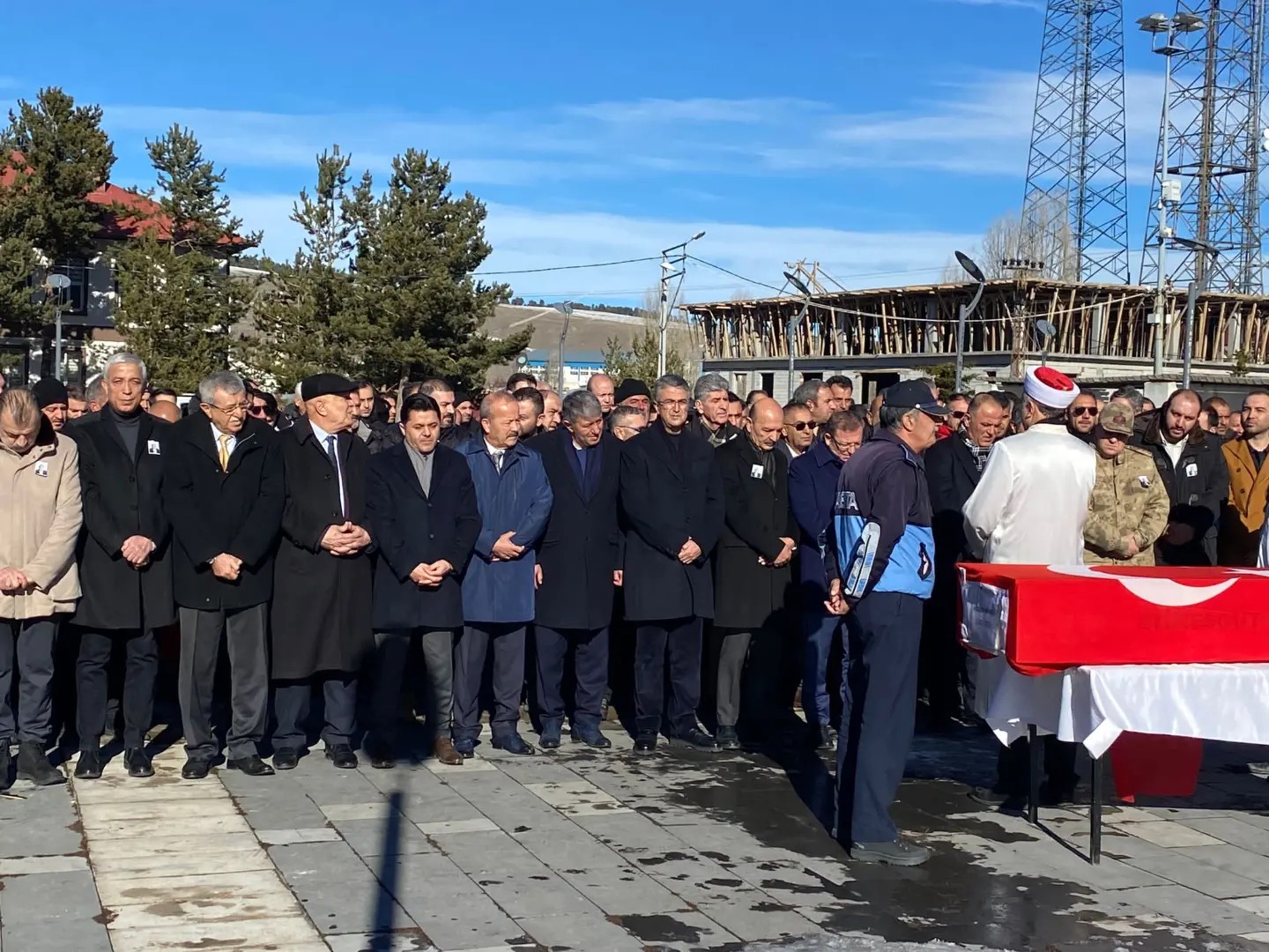 MHP milletvekili  Taytak,  Sarıkamış Belediye Başkanı Harun Hayali'nin Cenaze Törenine Katıldı