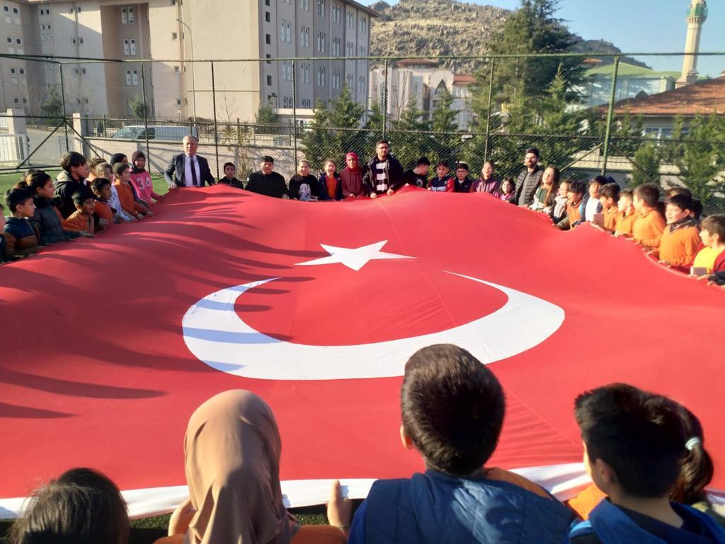 Şehit Mustafa Sezer Ortaokulu Öğrencileri’nden Anlamlı Etkinlik