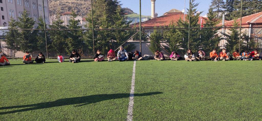 Şehit Mustafa Sezer Ortaokulu Öğrencileri’nden Anlamlı Etkinlik