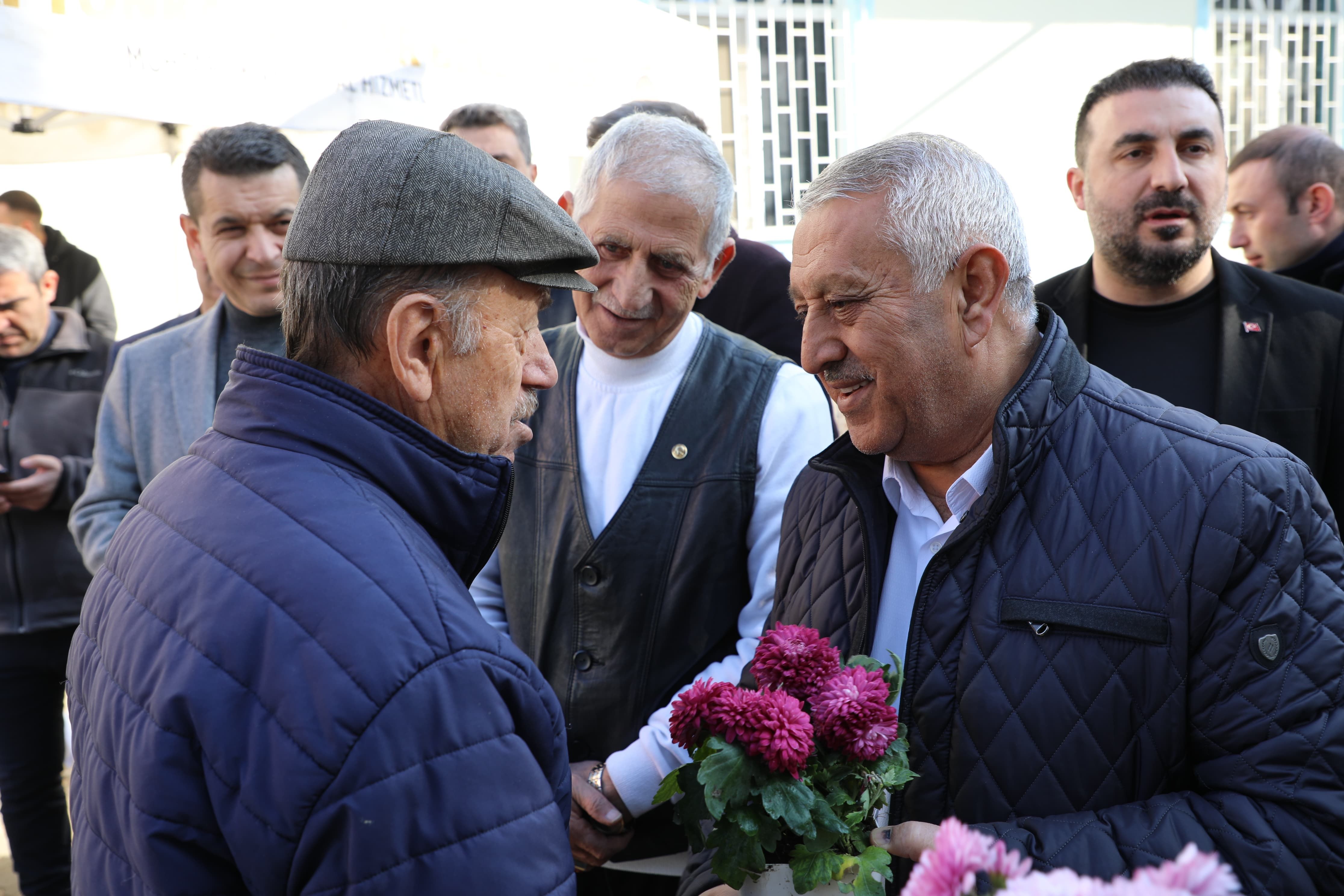 ZEYBEK BAŞKAN´DAN KAYADİBİ MAHALLESİ´NE ZİYARET
