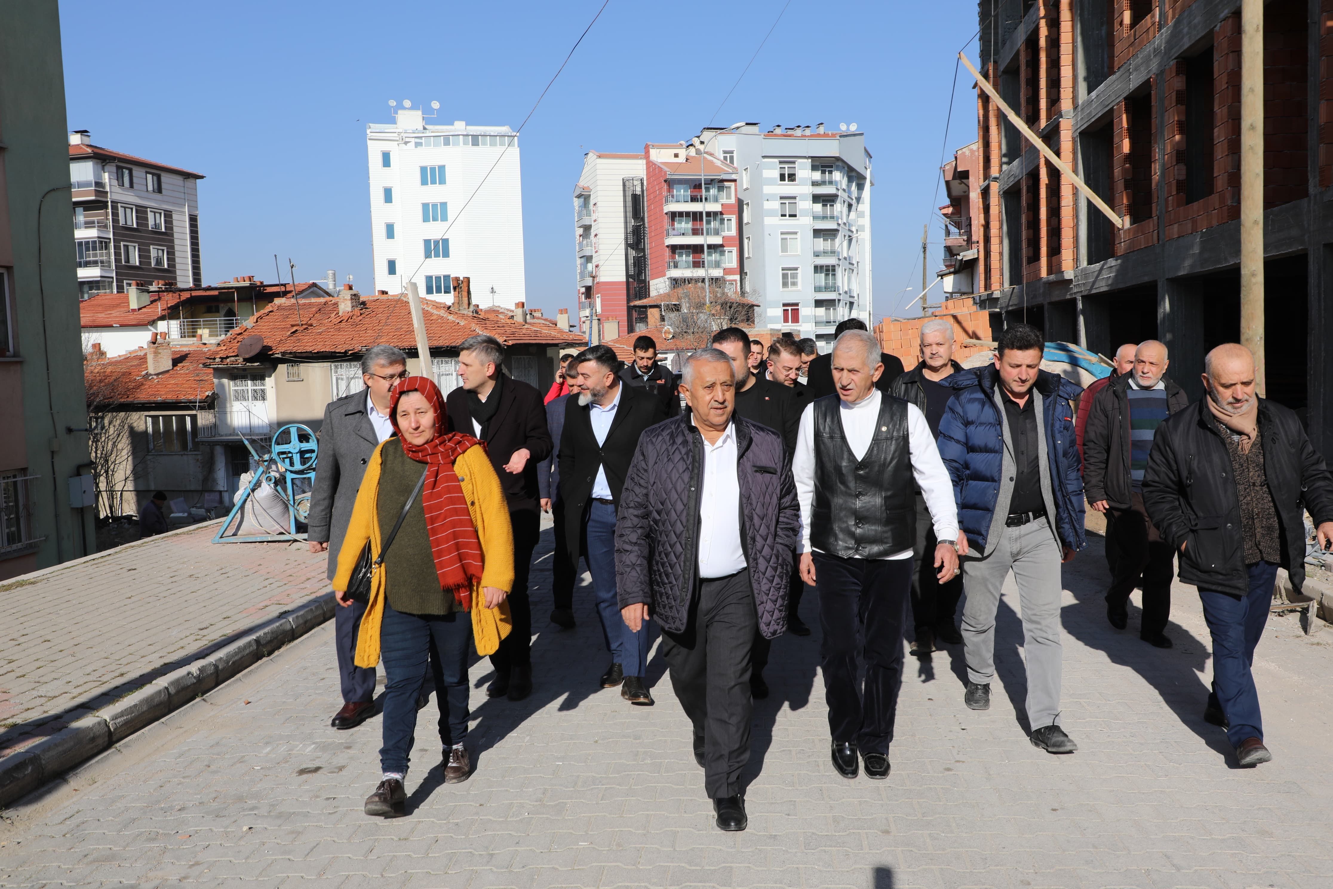 ZEYBEK BAŞKAN´DAN KAYADİBİ MAHALLESİ´NE ZİYARET