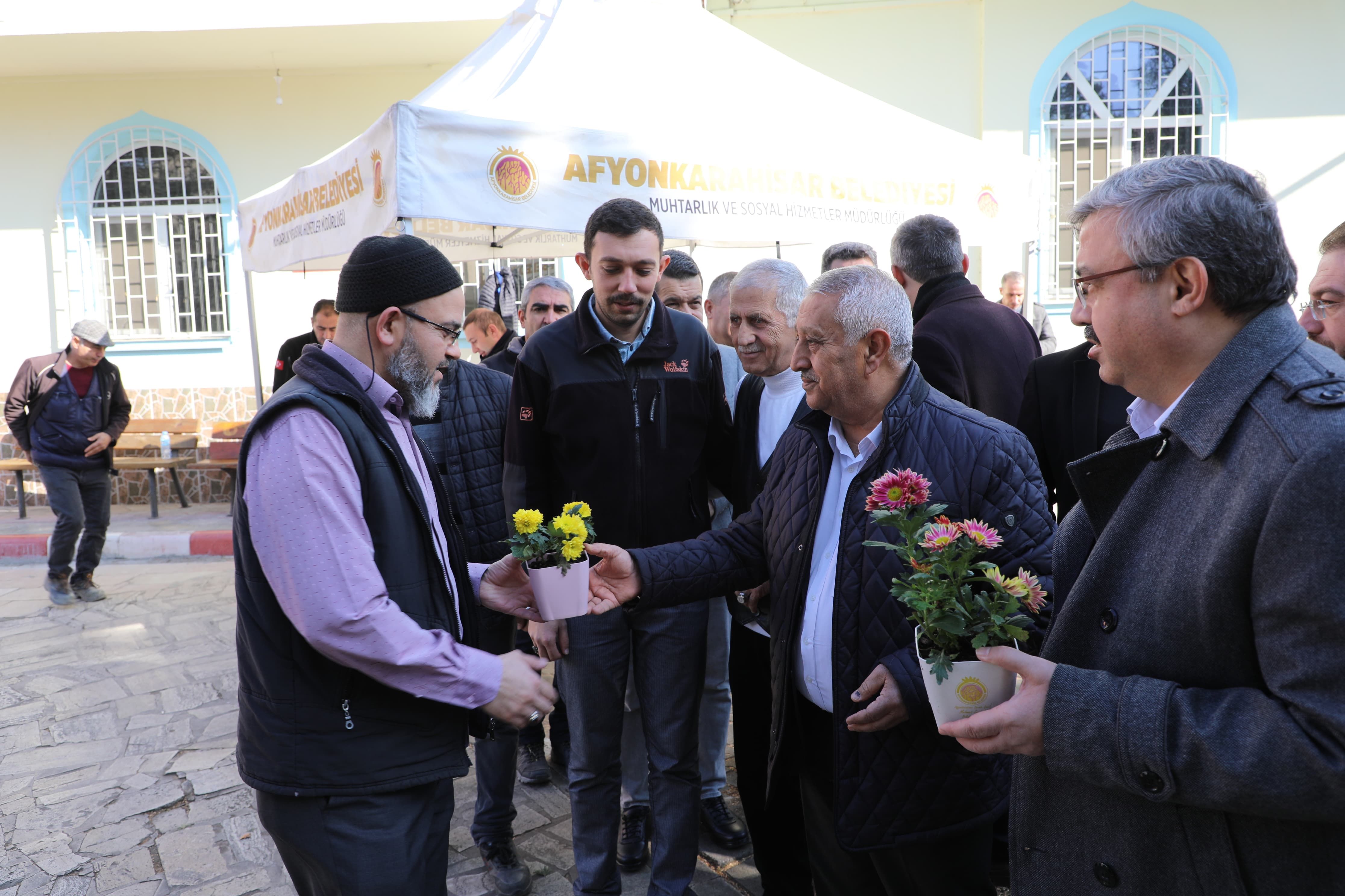 ZEYBEK BAŞKAN´DAN KAYADİBİ MAHALLESİ´NE ZİYARET