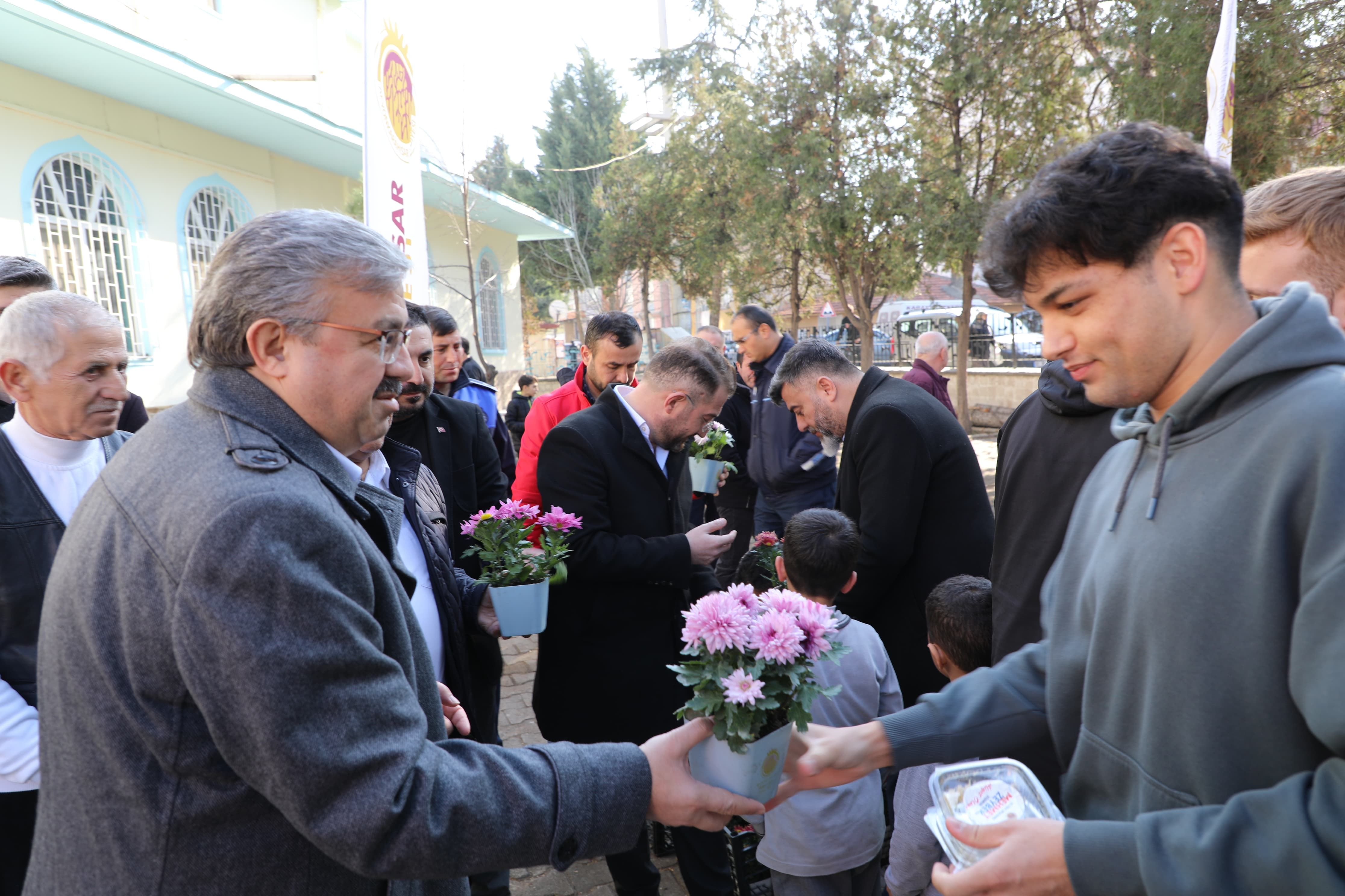 ZEYBEK BAŞKAN´DAN KAYADİBİ MAHALLESİ´NE ZİYARET