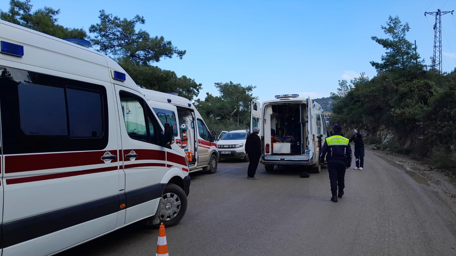 Minibüs Şarampole Yuvarlandı: 7 Yaralı