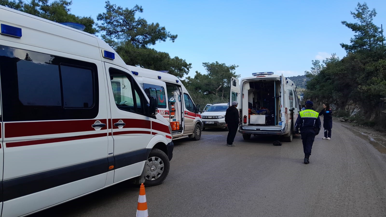 Minibüs Şarampole Yuvarlandı: 7 Yaralı