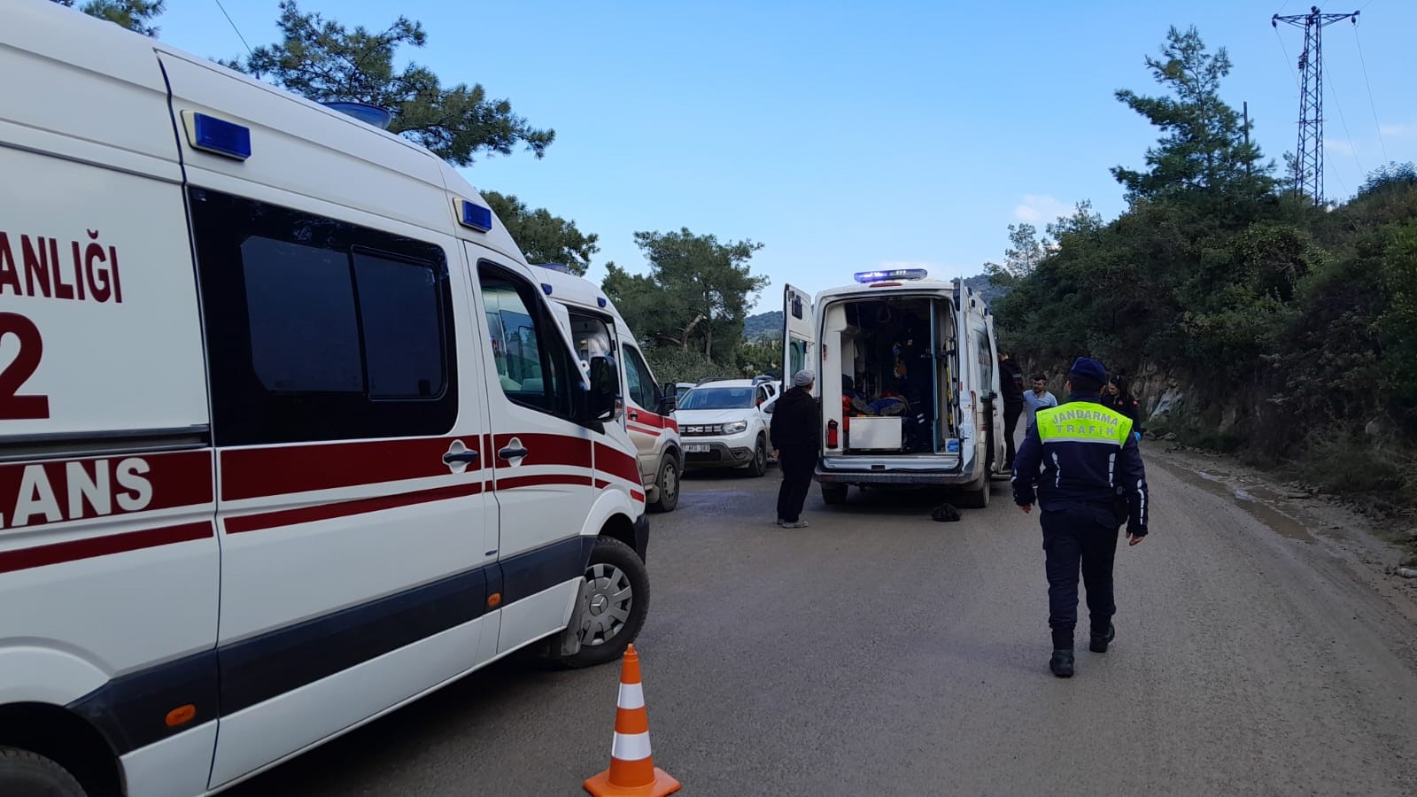 Minibüs Şarampole Yuvarlandı: 7 Yaralı
