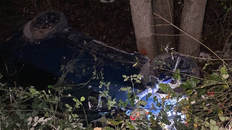 Otomobil 35 Metrelik Uçurumdan Dere Yatağına Uçtu: 1 Yaralı