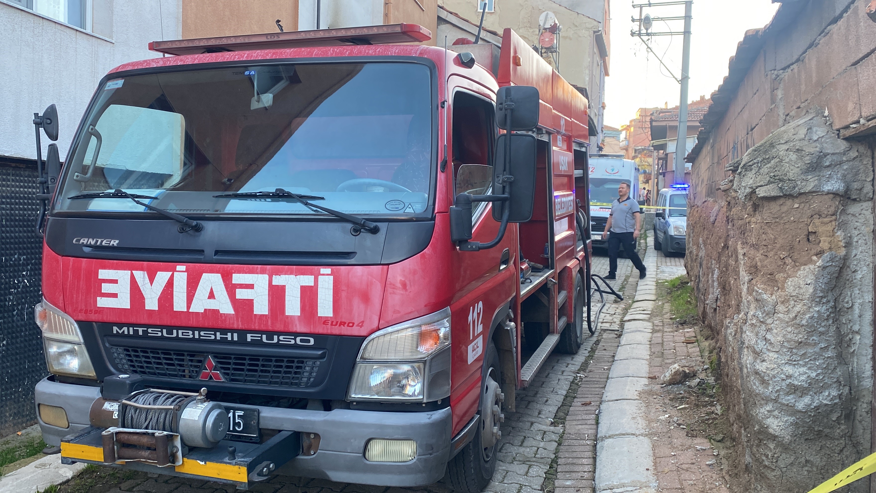 3 Katlı Binada Yangın Çıktı