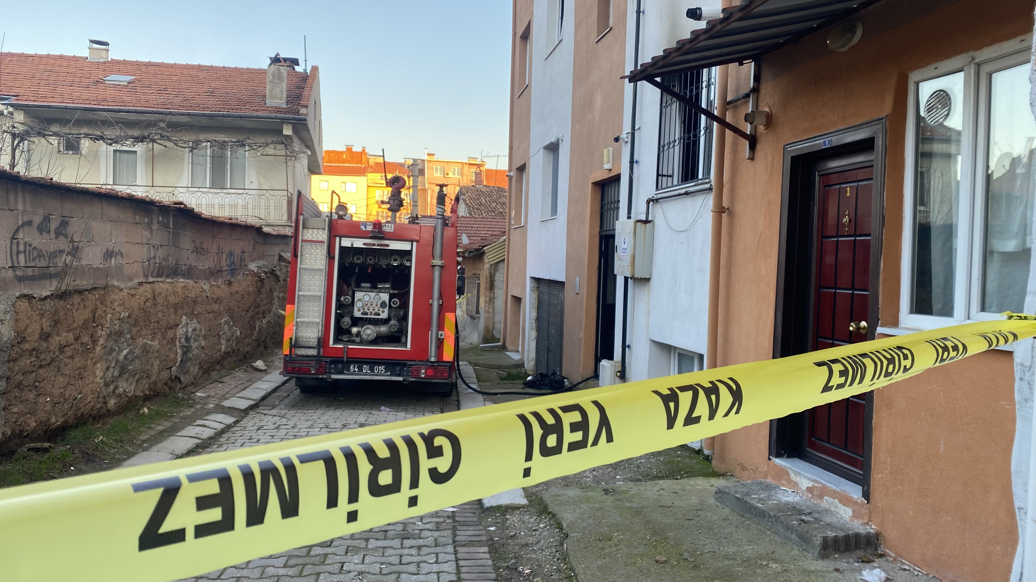 3 Katlı Binada Yangın Çıktı