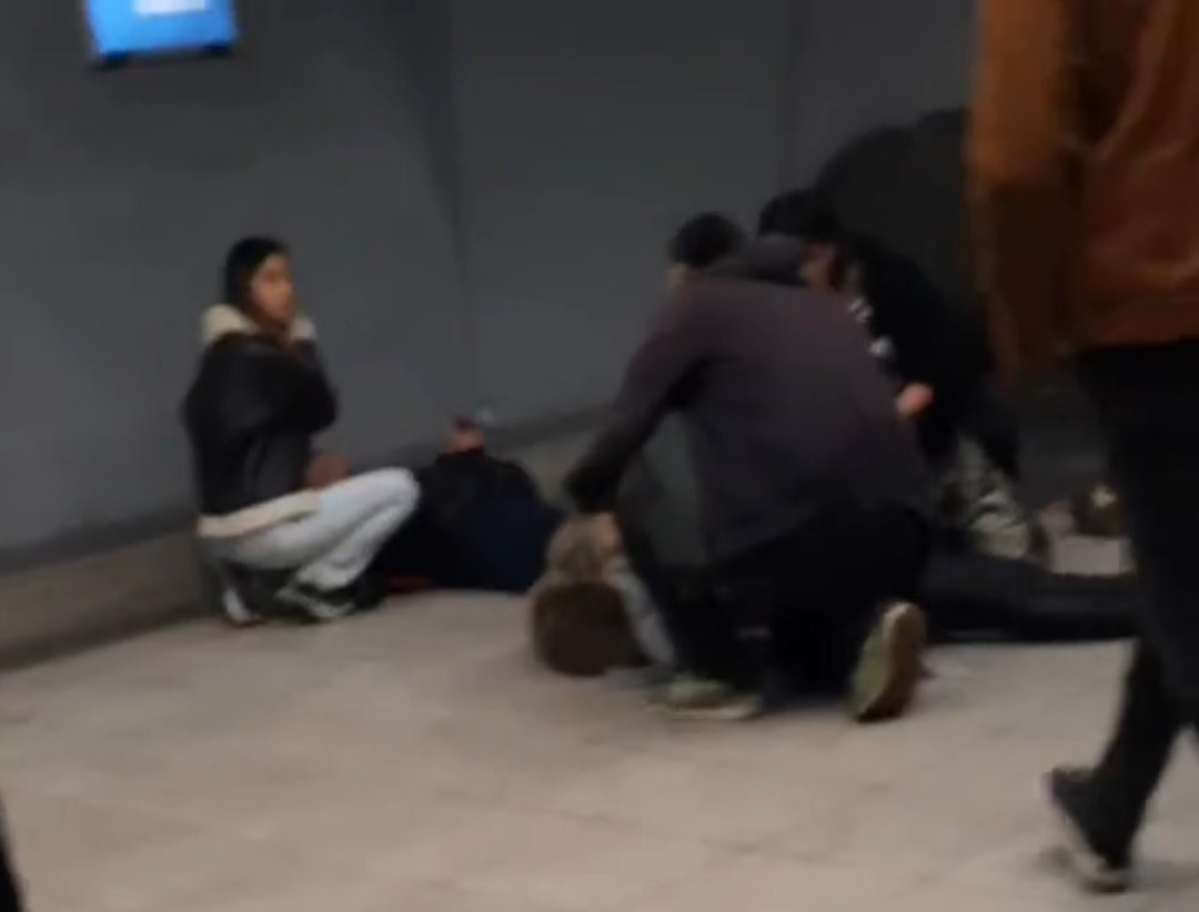 Metroda Yürüyen Merdiven Kazası: 5 Yaralı