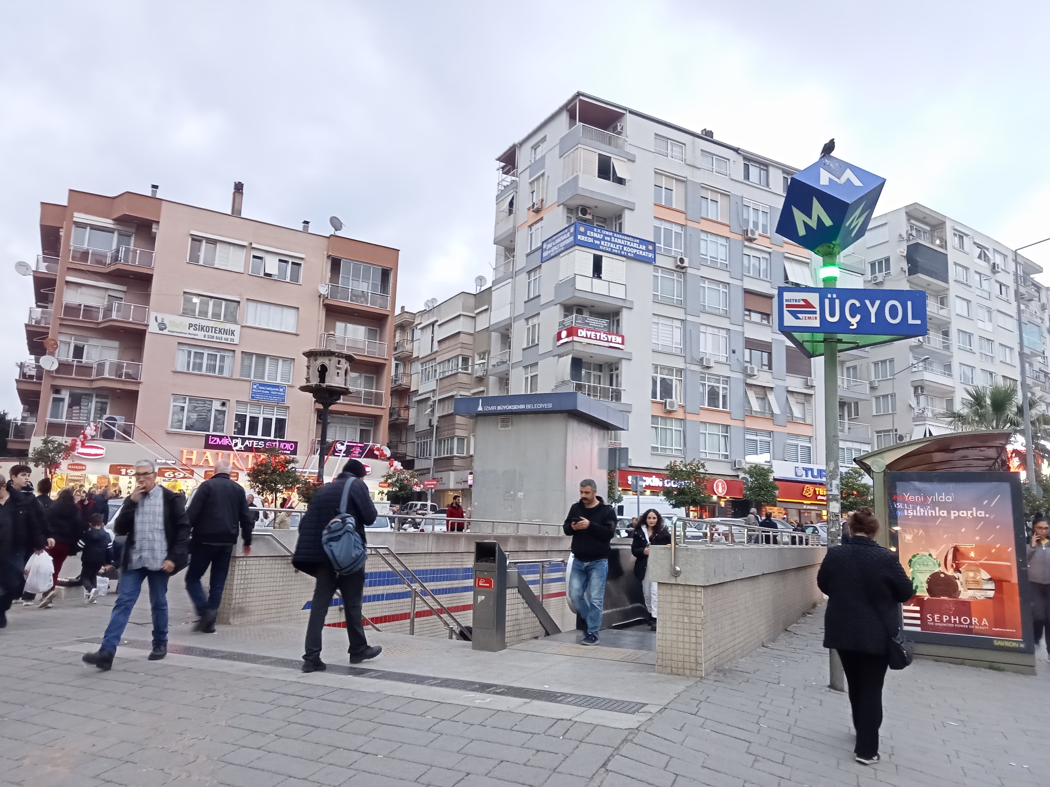 Metroda Yürüyen Merdiven Kazası: 5 Yaralı