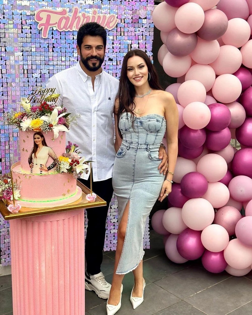 Oyuncu Burak Özçivit ve Fahriye Evcen'in 80 milyonluk reklam yüzü anlaşması