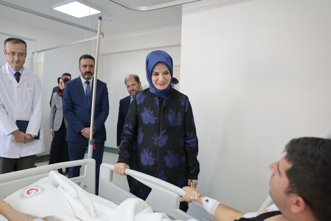 Aile ve Sosyal Hizmetler Bakanı Mahinur Özdemir Göktaş, Gazi Mehmetçikleri Ziyaret Etti