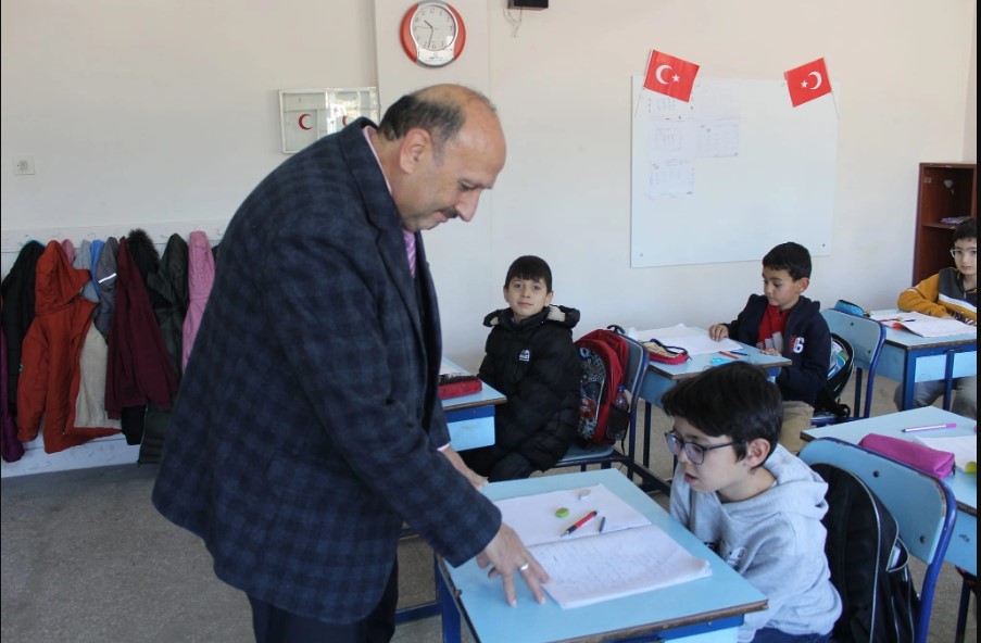 Bolvadin İlçe Milli Eğitim Müdürü Derviş Özçal ve Şube Müdürü Mehmet Ali Keleş, Eğitim Kurumlarına Ziyaret Gerçekleştirdi