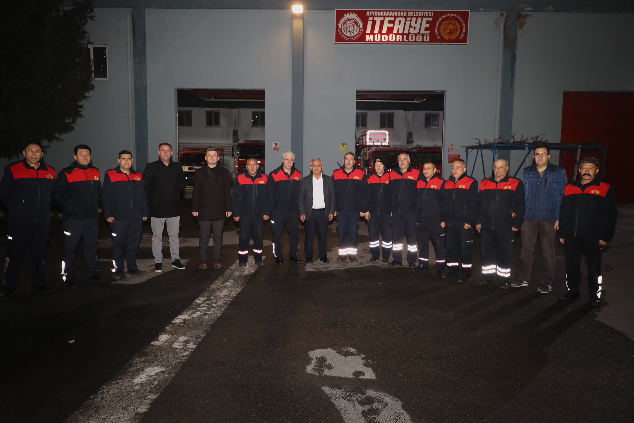 Başkan Zeybek yeni yıl ziyaretlerinde