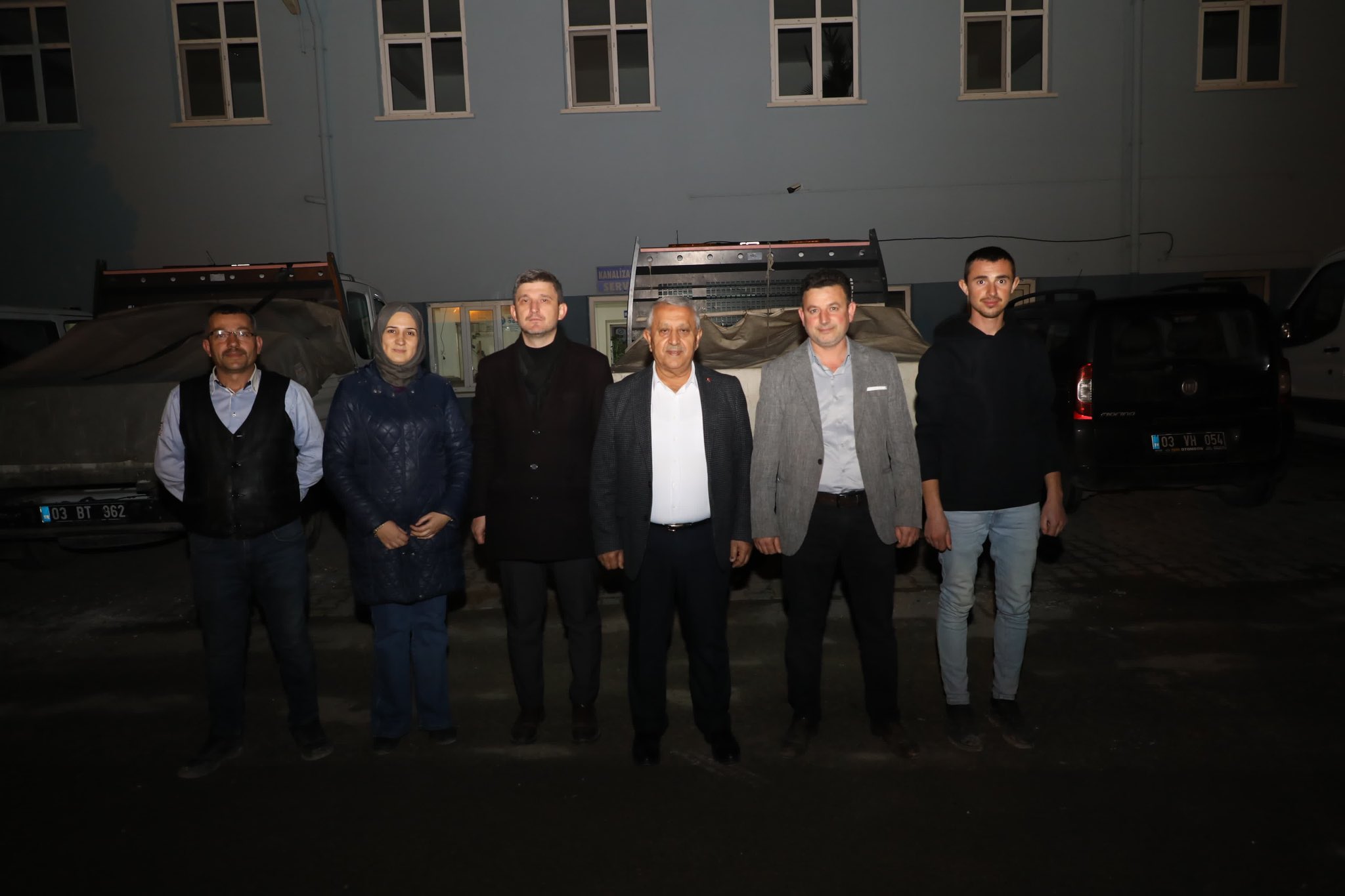 Başkan Zeybek yeni yıl ziyaretlerinde