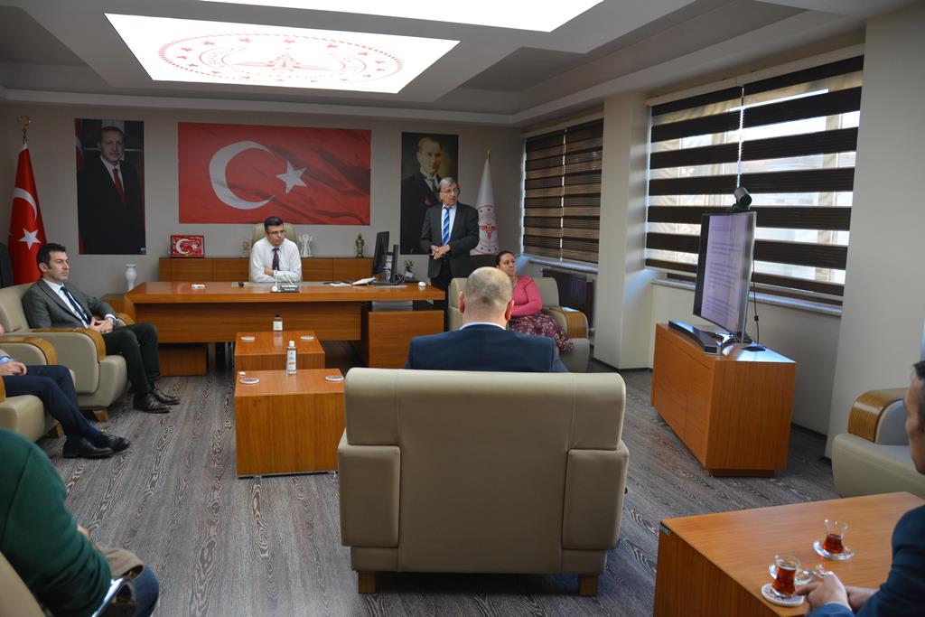 EVDE SAĞLIK HİZMETLERİ ÇALIŞMALARI ELE ALINDI
