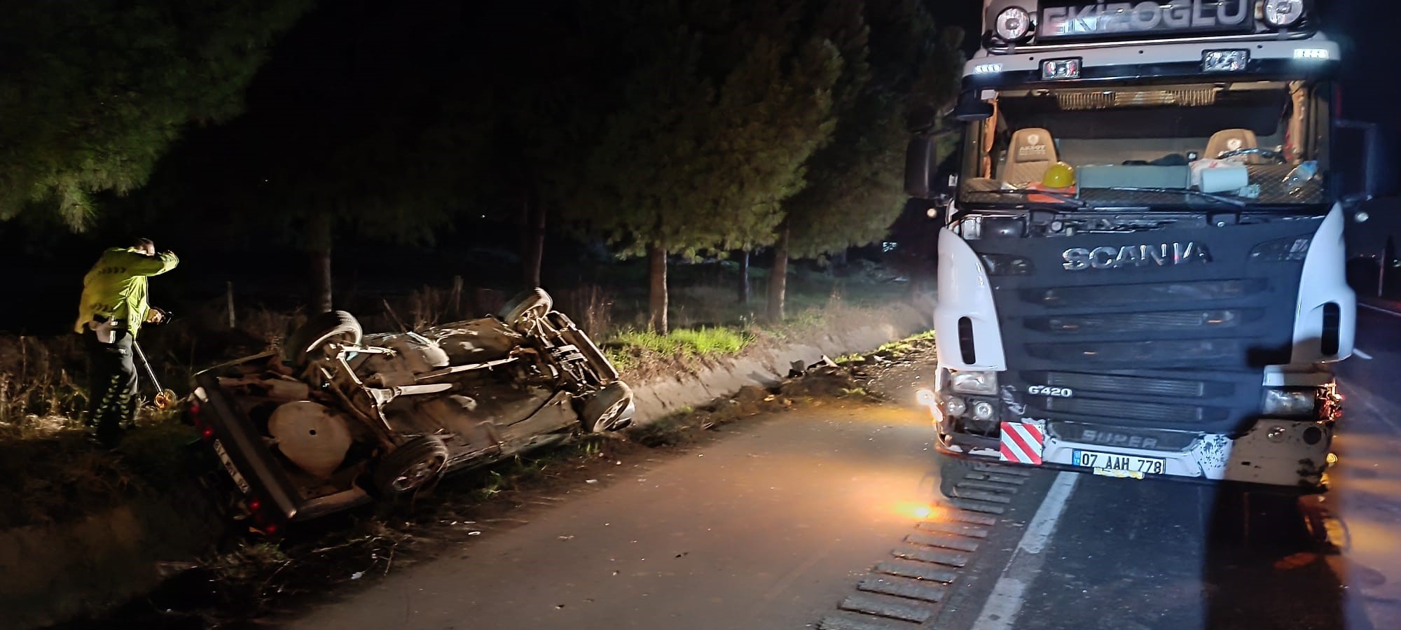 Otomobil Tıra Çarptı: 2 Yaralı