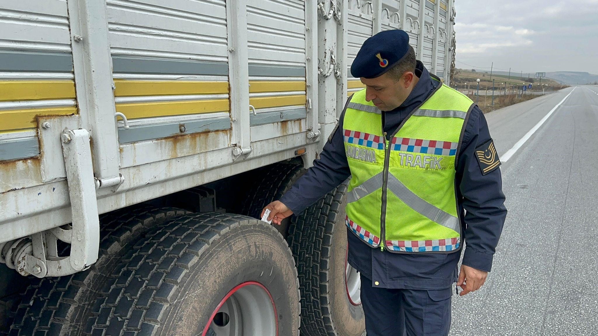 Ticari Araçlara Yönelik Kış Lastiği Denetimi Yapıldı