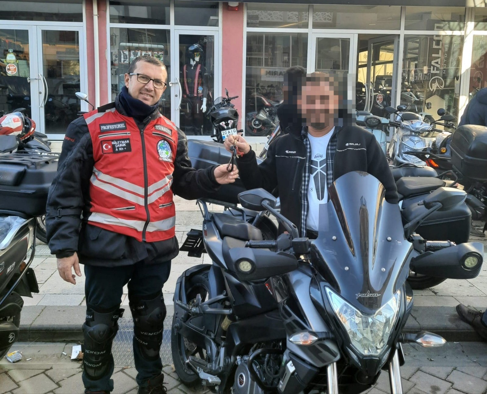 KAZA YAPAN ÖĞRETMEN HAYATINI KAYBETTİ