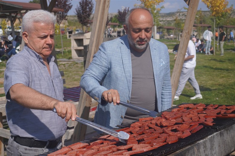 Afyon'da KYK Yurtlarında Kalan Öğrencilere Afyon Sucuğu İkram Edilecek