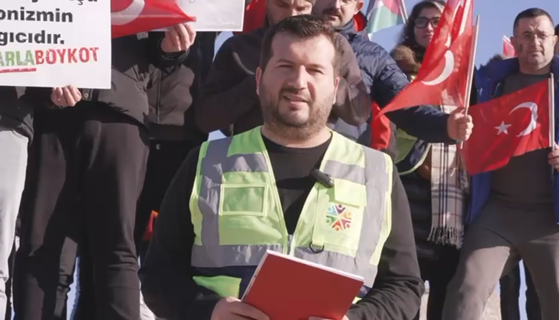 Karahisar Kalesi'nden haykırdılar...Afyon İyilik Hareketi Derneği destek yürüyüşünü tamamladı