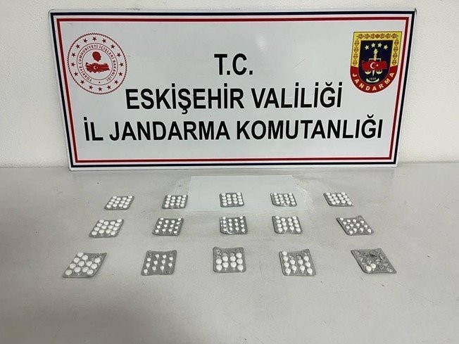JANDARMA EKİPLERİNDEN UYUŞTURUCU OPERASYONU