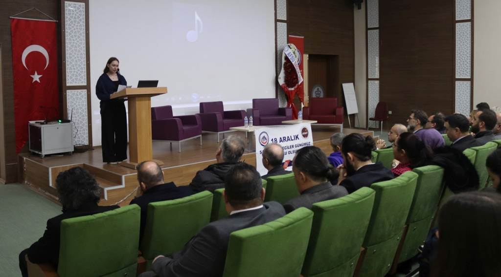 AFSÜ’DE SAĞLIK İDARECİLİĞİ KONUŞULDU
