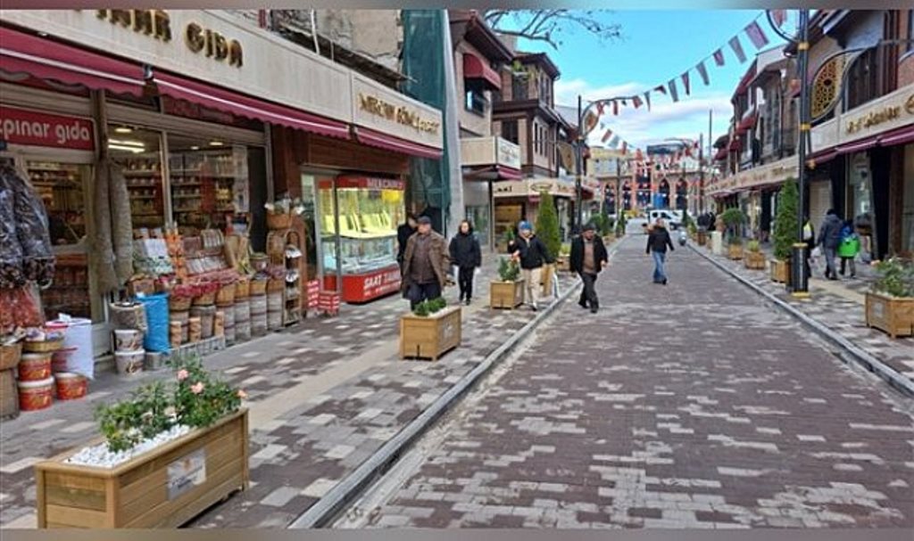 "UZUN ÇARŞIYI TRAFİĞE AÇMAYI DÜŞÜNMÜYORUZ"