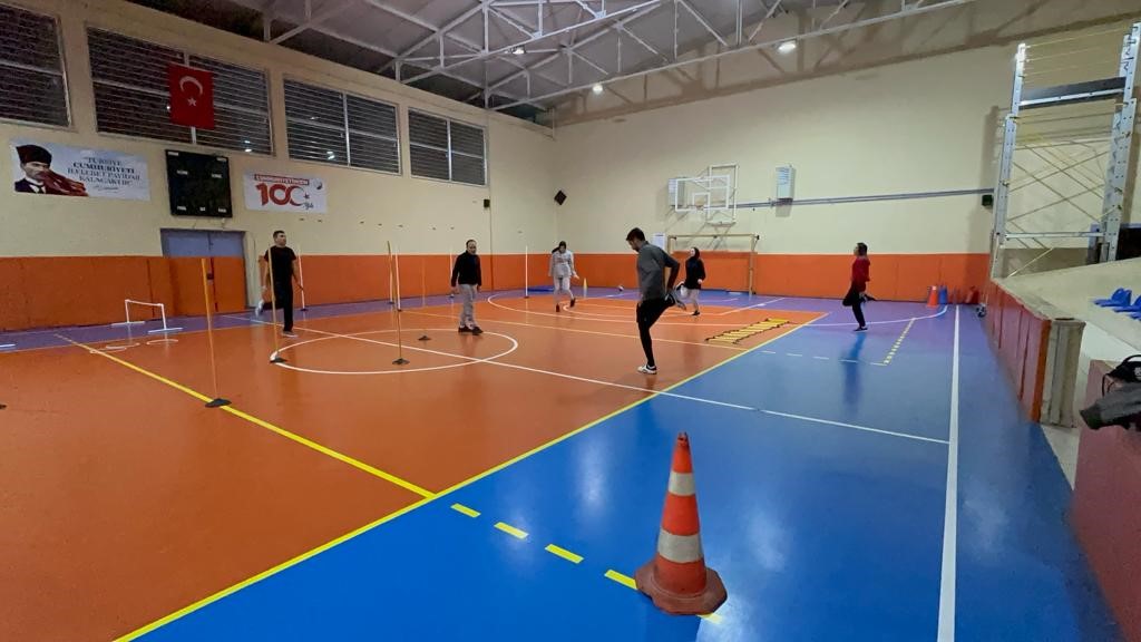 Gençler Hayallerindeki Meslek İçin Ter Döküyor