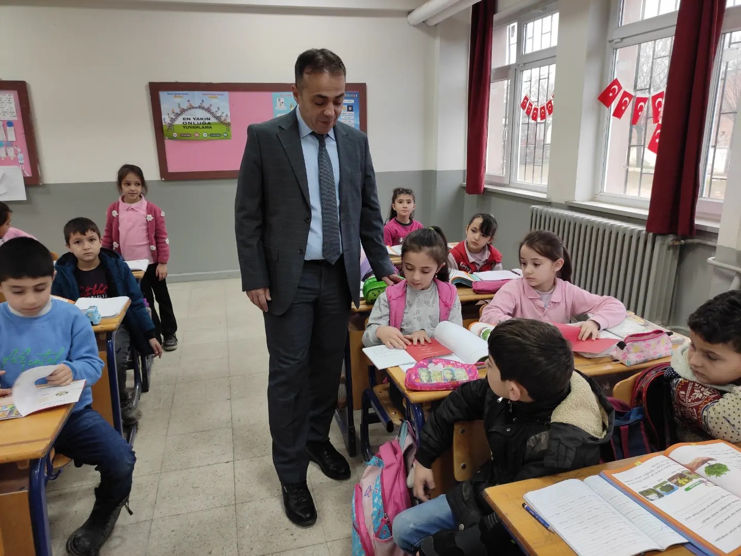 Çobanlar'ın Eğitimine Önem Veren Müdür Badak