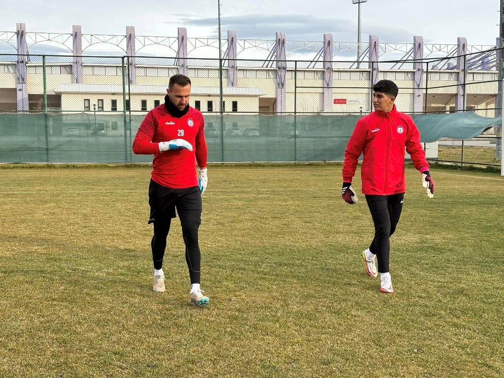 AFYONSPOR'DA DEVRE ARASI KAMPI BAŞLADI