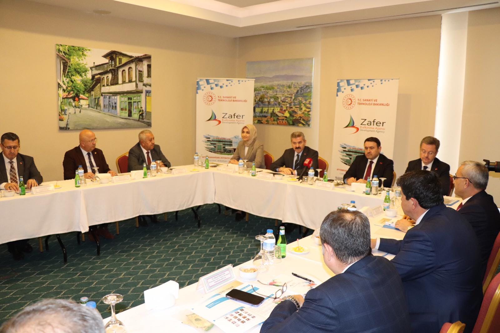 Devlet Ana Kütahya'da Toplantıya Katıldı. Gündem Yeni Projeler Oldu