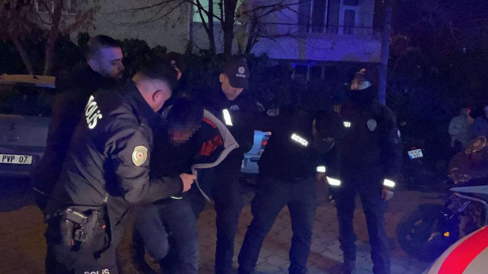 Çıkardığı Kavgada Kendisi Yaralandı. Olay Polislere Bile Pes Dedirtti