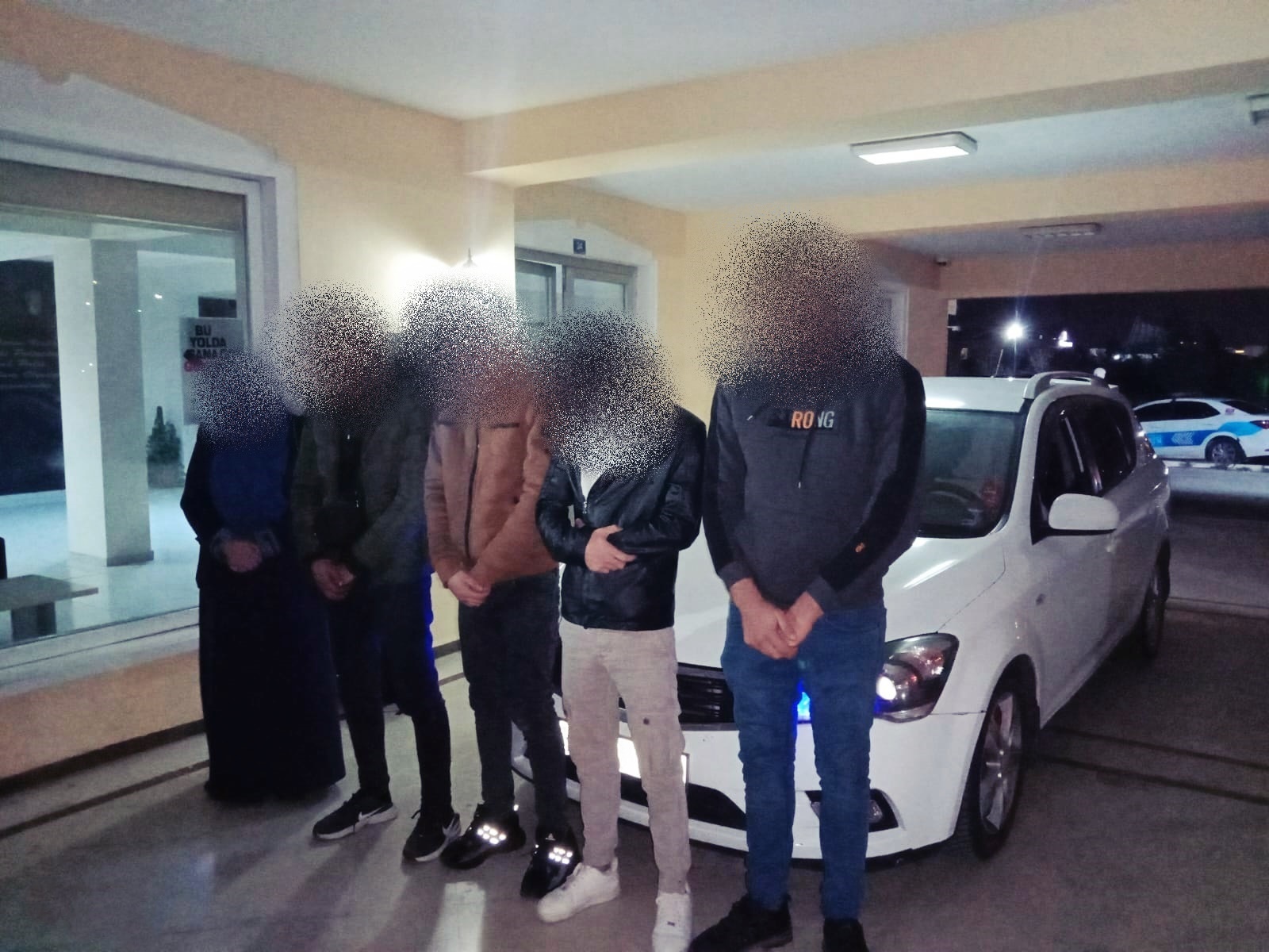 Göçmen Kaçakçıları Afyon'da Yakayı Ele Verdi