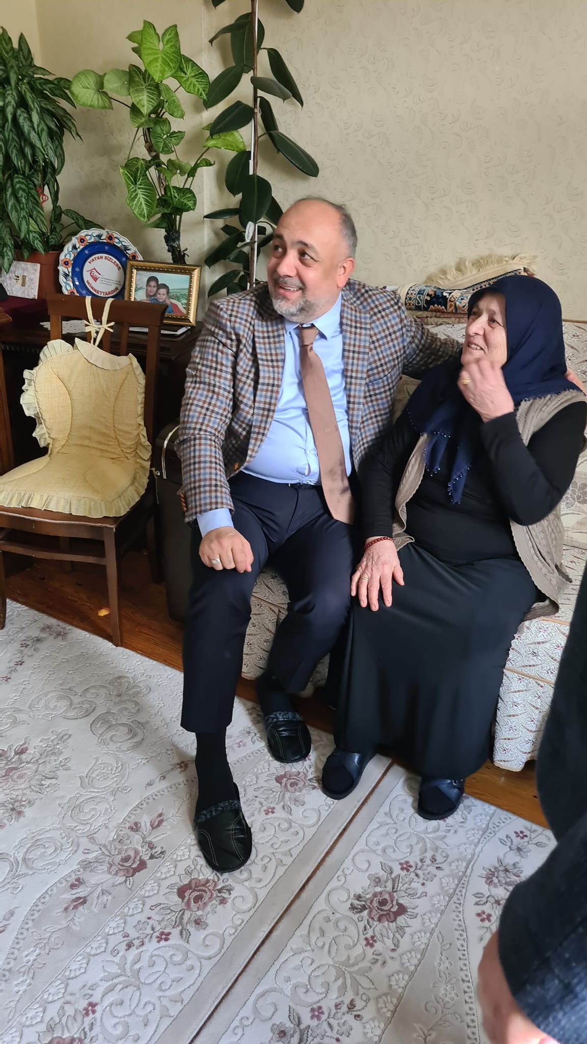 Şehit Annesine Moral Ziyareti Gerçekleştirdi