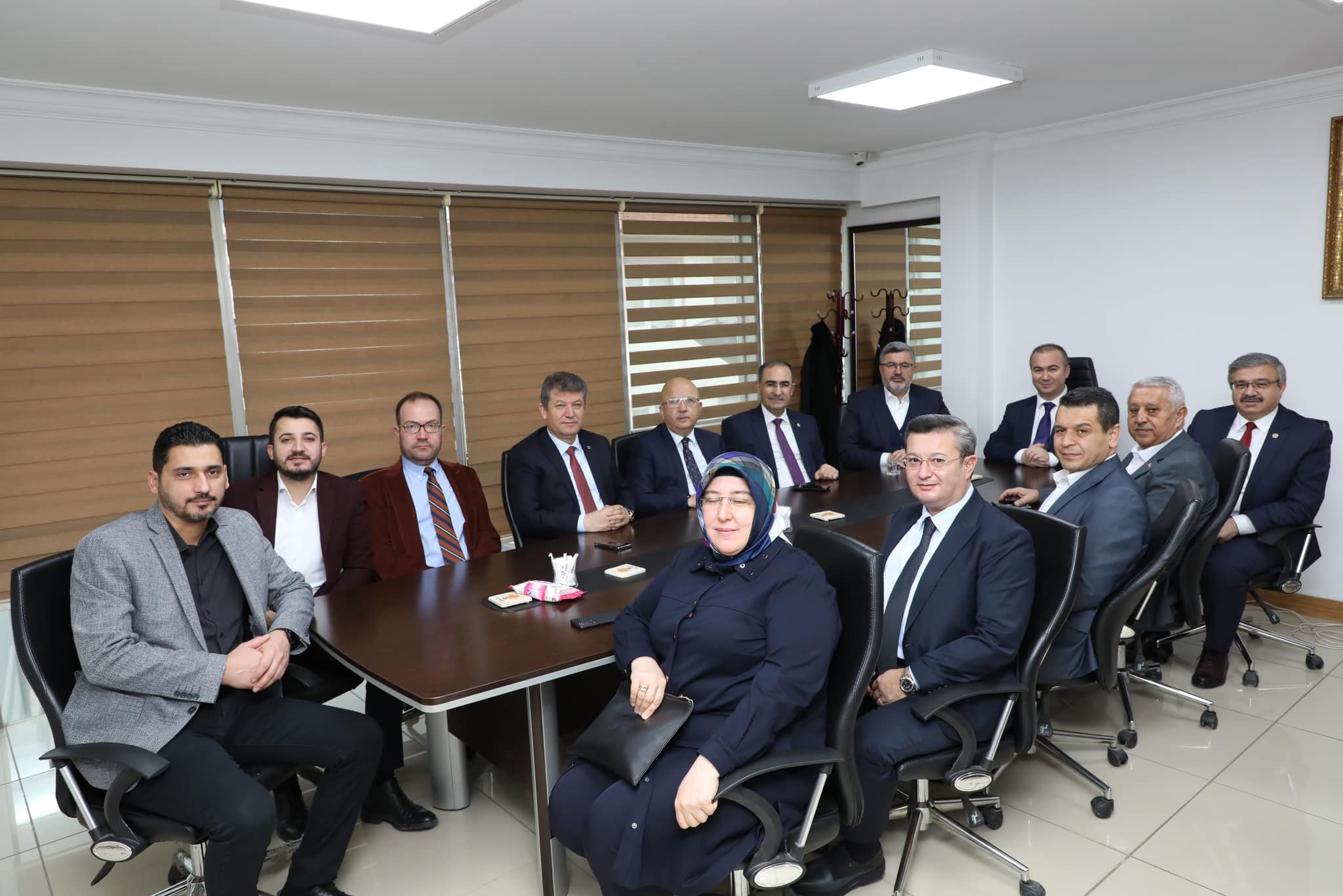 "NEFİSLERİNİ BİR KENARA BIRAKARAK OMUZ OMUZA ÇALIŞACAKLAR"