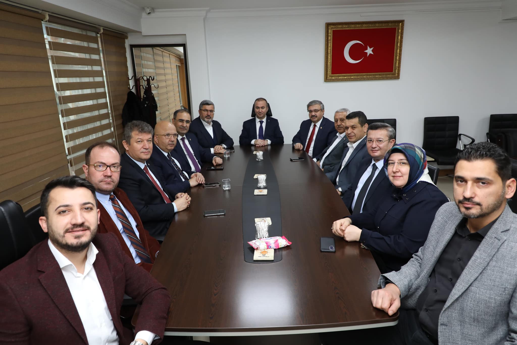 "NEFİSLERİNİ BİR KENARA BIRAKARAK OMUZ OMUZA ÇALIŞACAKLAR"