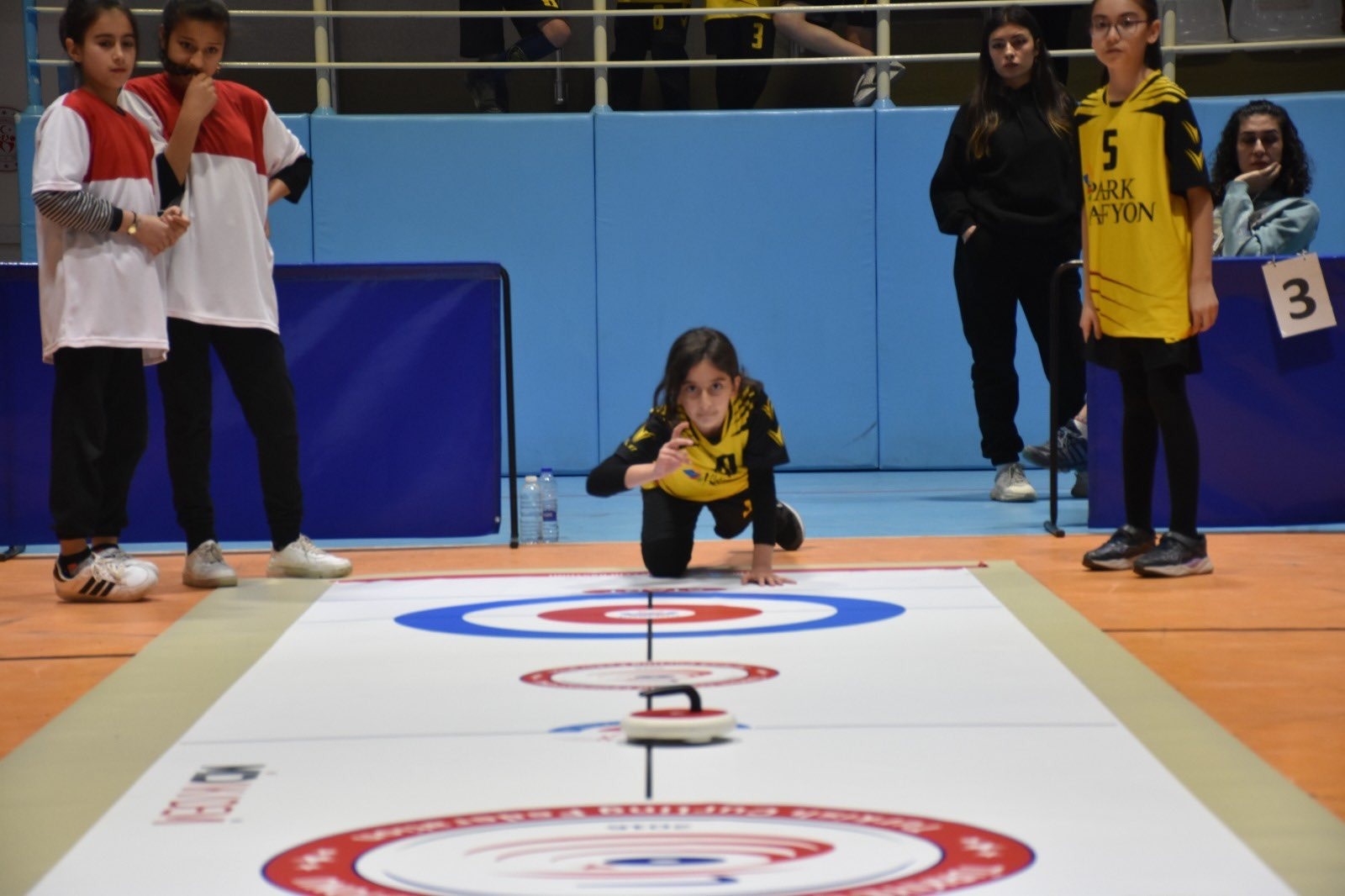Floor curling müsabakaları tamamlandı