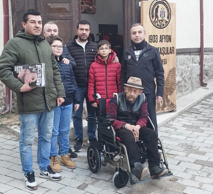 1903 Afyon Beşiktaşlılar Derneğinden engelli vatandaşlara anlamlı hediye