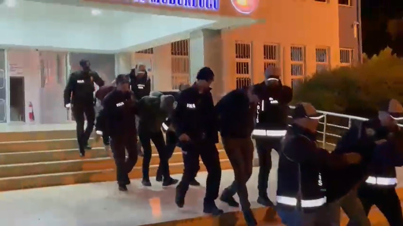 SUÇ ÖRGÜTÜNE İKİ AYRI OPERASYON