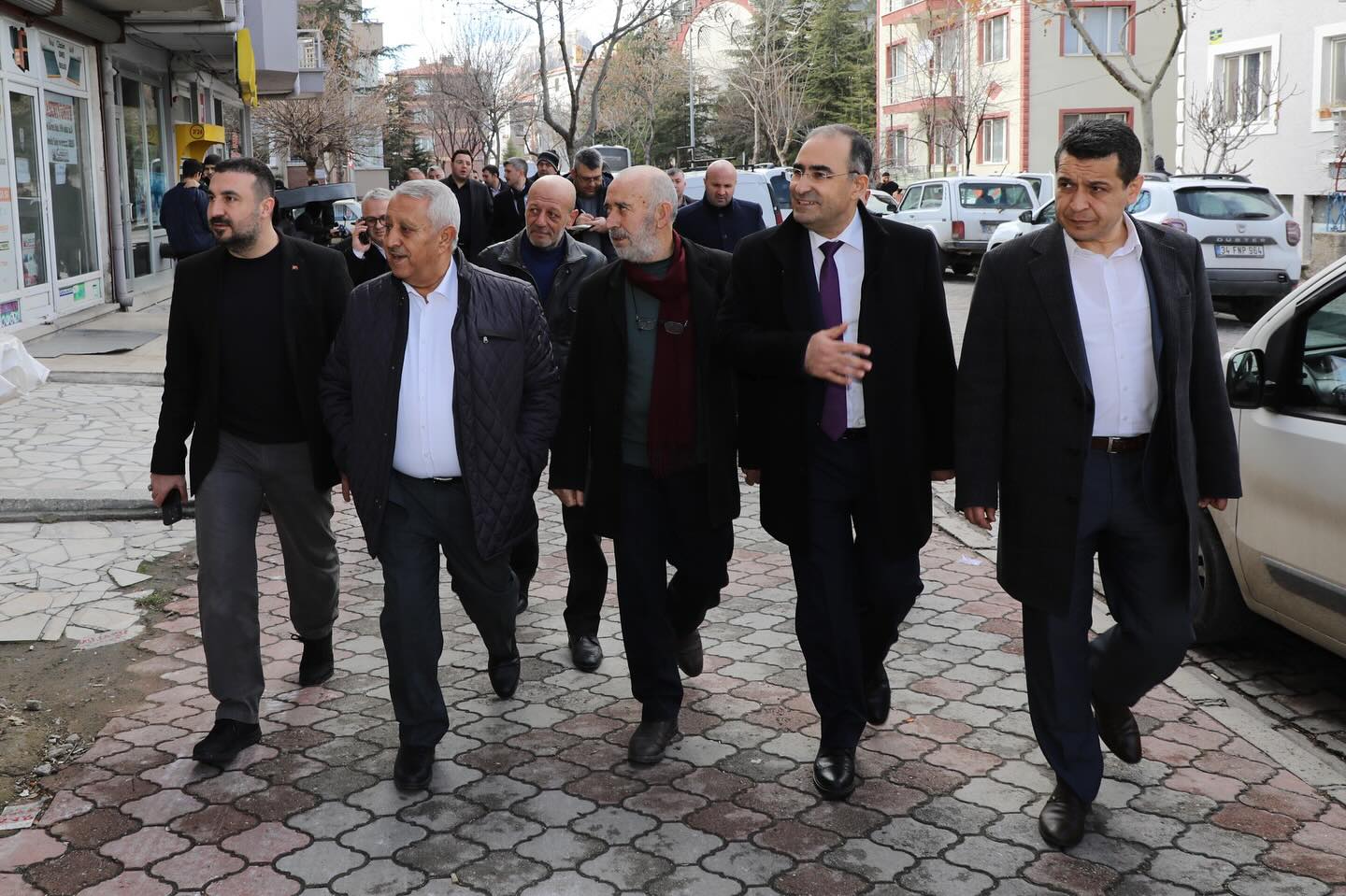ARSLAN  VE ZEYBEK CUMA SONRASINDA VATANDAŞLARLA BULUŞTU