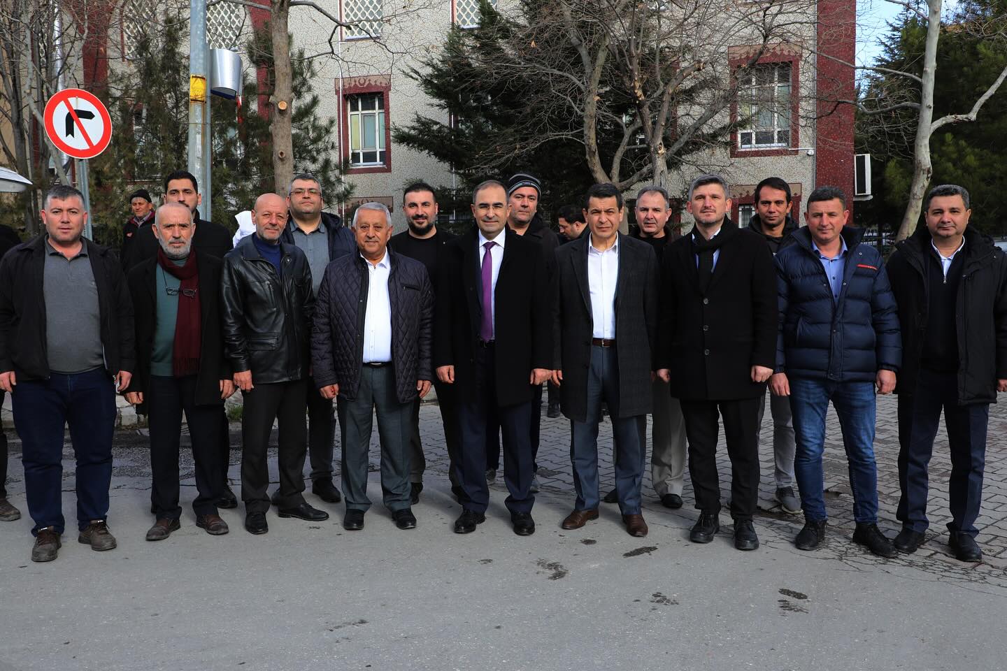 ARSLAN  VE ZEYBEK CUMA SONRASINDA VATANDAŞLARLA BULUŞTU